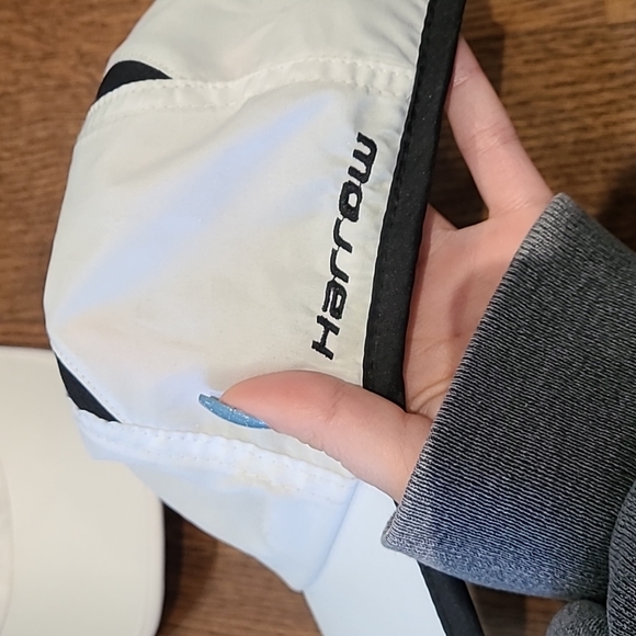 Visor and baseball cap - Picture 3 of 3